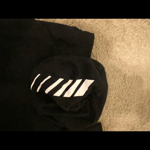 Black Oakley hoodie - Picture 3 of 4